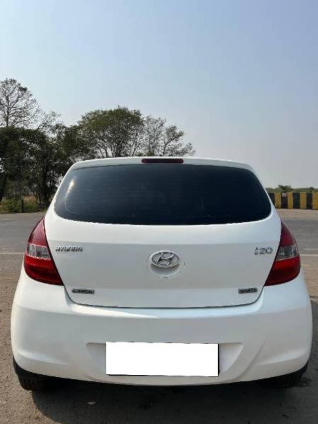 https://images10.gaadi.com/usedcar_image/4370822/original/processed_2c726445-0de2-4246-9308-026597bbb9af.jpg?imwidth=6402