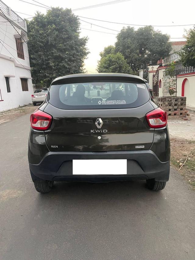 https://images10.gaadi.com/usedcar_image/4370831/original/processed_7abb76bcdc65b59f2ac3c97dc33e8568.jpg?imwidth=6401