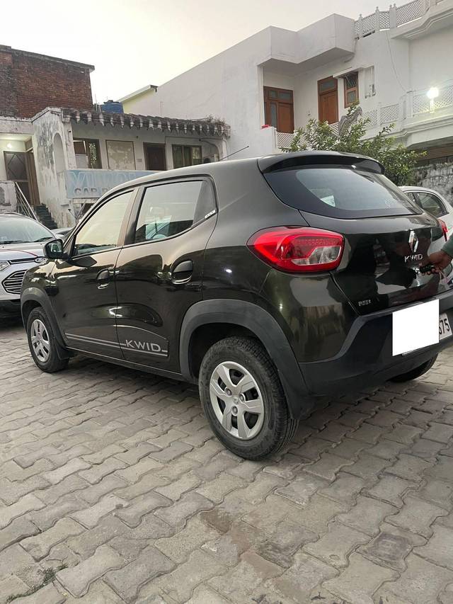 https://images10.gaadi.com/usedcar_image/4370831/original/processed_d98f8e224454e77f229fe190e5334839.jpg?imwidth=6402