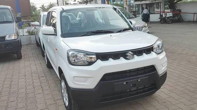 https://images10.gaadi.com/usedcar_image/4370833/original/processed_f97bda58-deb9-41a0-90c2-3f8c0a7cf0da.jpg?imwidth=6400