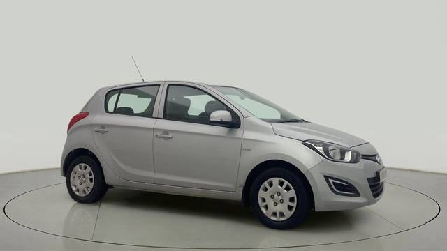 https://images10.gaadi.com/usedcar_image/4370869/original/caf3ca7e1e7a7161e04ed753456bc5a3.jpg?imwidth=6400