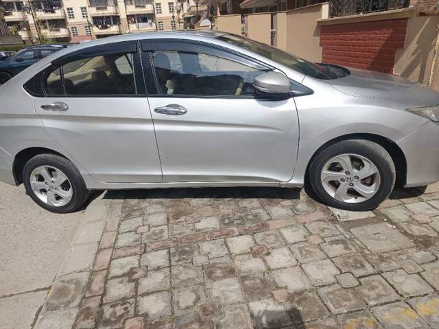 https://images10.gaadi.com/usedcar_image/4370896/original/03569611291afd751909ae079d20d30a.jpg?imwidth=6401