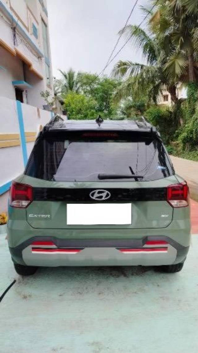 https://images10.gaadi.com/usedcar_image/4370972/original/processed_1cccdfec-c4d3-4174-9695-8e9751466124.jpg?imwidth=6401