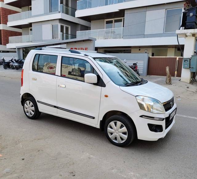 https://images10.gaadi.com/usedcar_image/4371020/original/processed_1ff3a02188586139a915cf61fbdf3d08.jpg?imwidth=6400