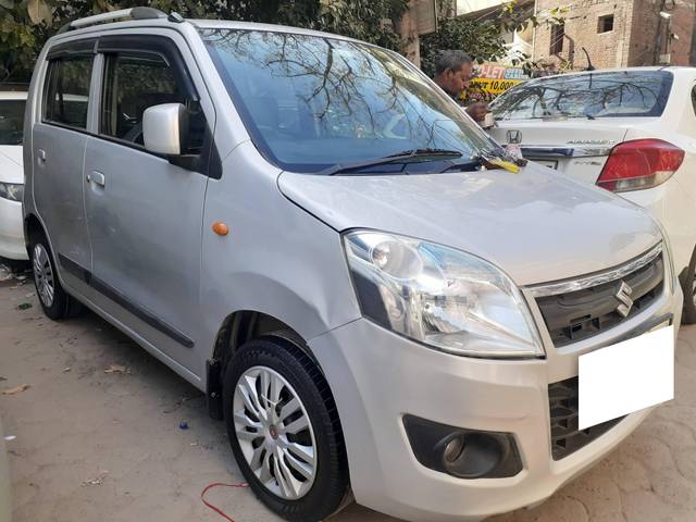 https://images10.gaadi.com/usedcar_image/4371036/original/processed_245bea343891f556ce57287634e12f0e.jpg?imwidth=6401