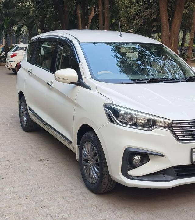 https://images10.gaadi.com/usedcar_image/4371056/original/processed_c39d4cf2fea65dc8cf6ce146fa4e98f5.jpg?imwidth=6400