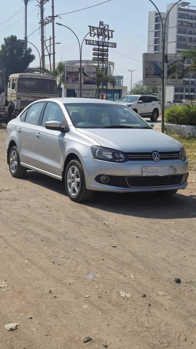 https://images10.gaadi.com/usedcar_image/4371073/original/processed_d33c11e0f4245e0abec0162b2622eb79.jpg?imwidth=6400