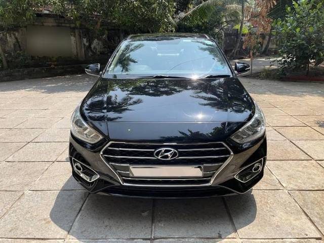 https://images10.gaadi.com/usedcar_image/4371078/original/processed_63fd6566-a705-4ea2-8543-dbe700f53717.jpg?imwidth=6400