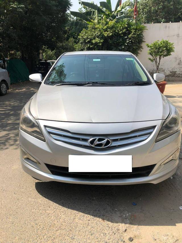 https://images10.gaadi.com/usedcar_image/4371135/original/1cf794772e0996c36c5f3c601fbe3de6.jpg?imwidth=6402