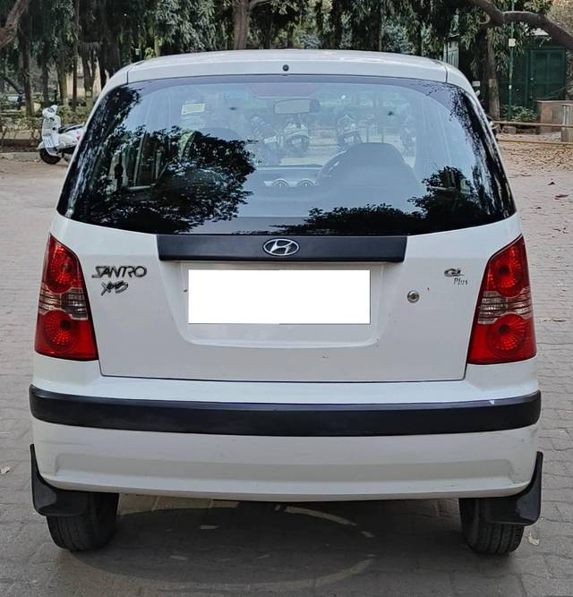 https://images10.gaadi.com/usedcar_image/4371165/original/processed_d38e4dfbdbab6f4b1b41a08ad108419b.jpg?imwidth=6402