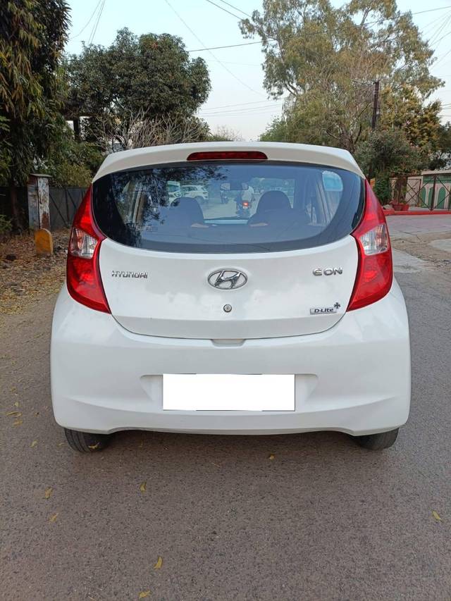 https://images10.gaadi.com/usedcar_image/4371214/original/processed_c627df468f46b894420be2c1446ac154.jpg?imwidth=6402