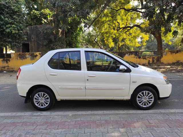 https://images10.gaadi.com/usedcar_image/4371266/original/1a47d9dbc53e25f1ce092bed6b4acbd0.jpg?imwidth=6401