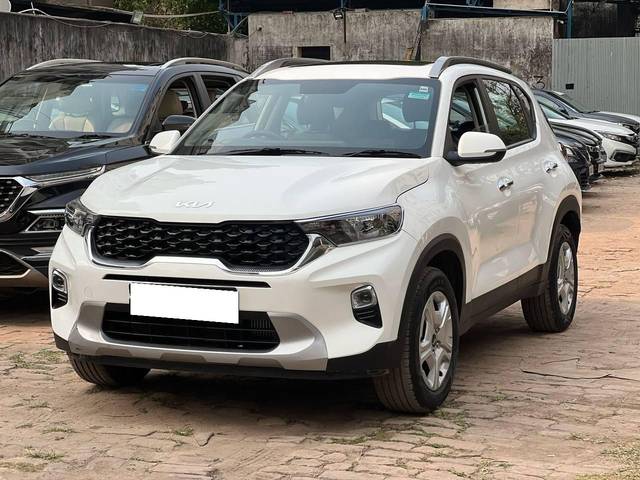 https://images10.gaadi.com/usedcar_image/4371351/original/processed_712188fe934db207082fab91c70cb798.jpg?imwidth=6402