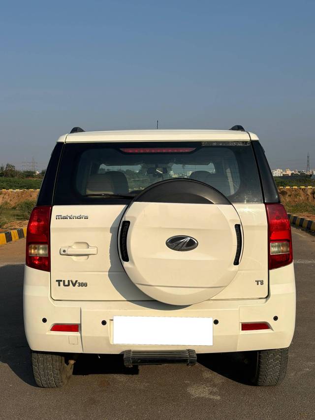 https://images10.gaadi.com/usedcar_image/4371370/original/processed_2d888c59168469e941e8b367306f8d80.jpg?imwidth=6402