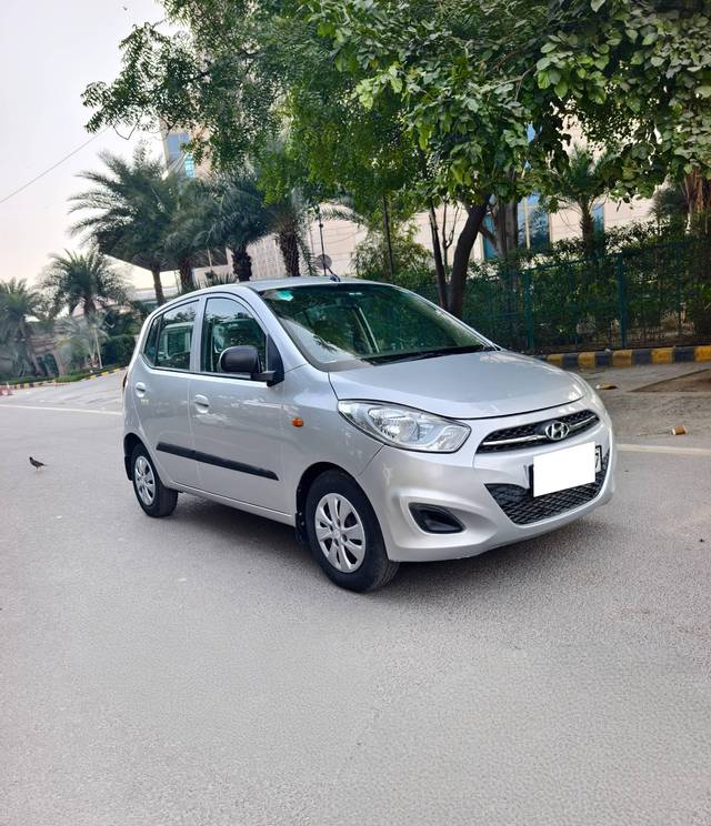 https://images10.gaadi.com/usedcar_image/4371397/original/processed_fb4453e43a87259355cf688b0cfaf9a1.jpg?imwidth=6400