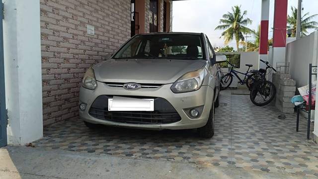 https://images10.gaadi.com/usedcar_image/4371465/original/processed_2dce3270-c755-401c-ae32-fbe6dfbf0b5f.jpeg?imwidth=6400