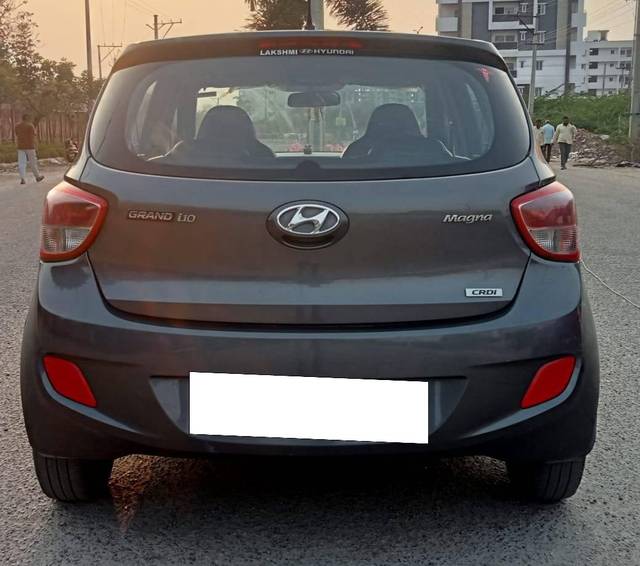 https://images10.gaadi.com/usedcar_image/4371537/original/processed_5fe9541a208d5c450a291821dd417b91.jpg?imwidth=6402