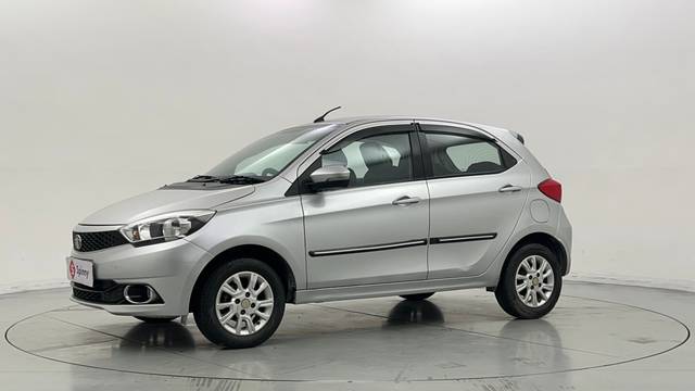 https://images10.gaadi.com/usedcar_image/4371582/original/c0e79e5dfab4de4021edaa1a7601ed1a.JPG?imwidth=6400