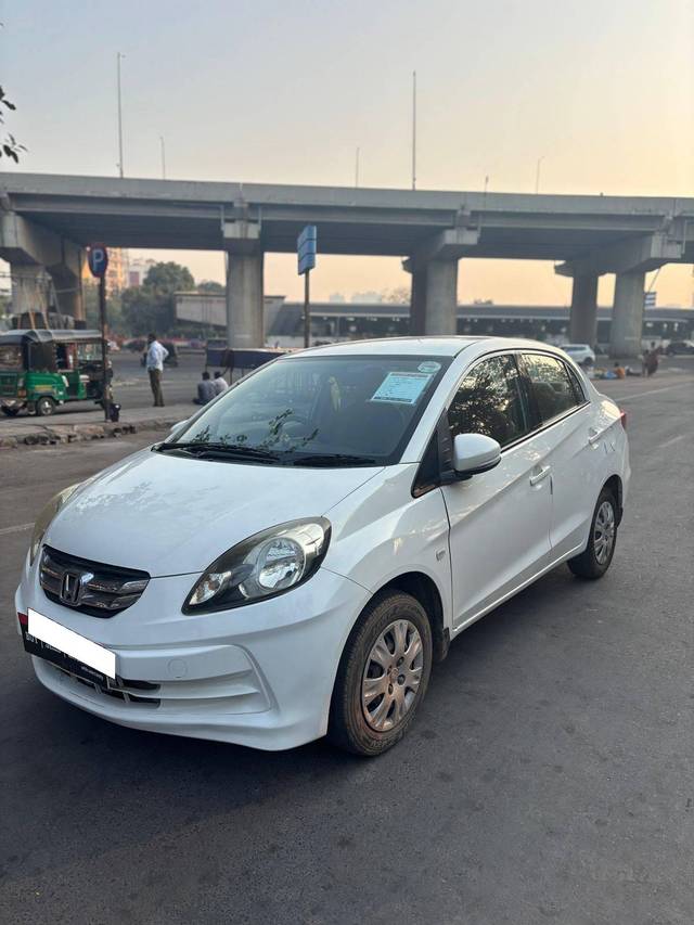 https://images10.gaadi.com/usedcar_image/4371811/original/processed_f3962d7998b327adf5782d9e8e4dba9e.jpg?imwidth=6400