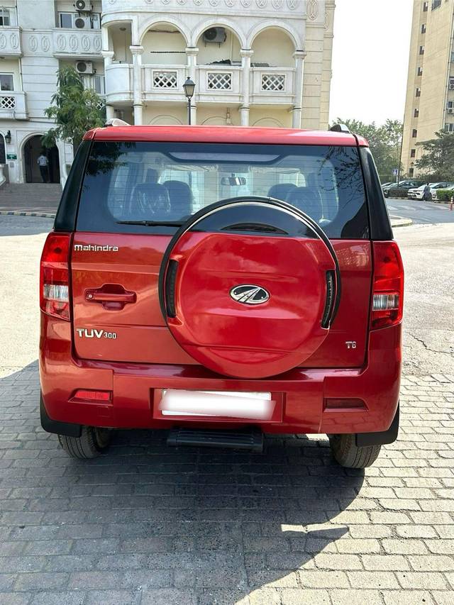 https://images10.gaadi.com/usedcar_image/4371823/original/processed_da7e83bac7876a7739db6ead95b0c798.jpg?imwidth=6401