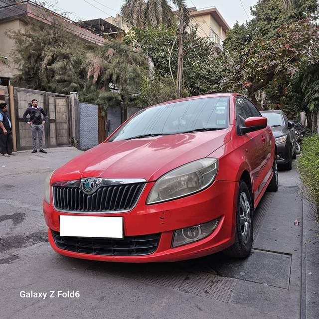 https://images10.gaadi.com/usedcar_image/4371843/original/processed_97209931ee9bce946301b24684382399.jpg?imwidth=6401