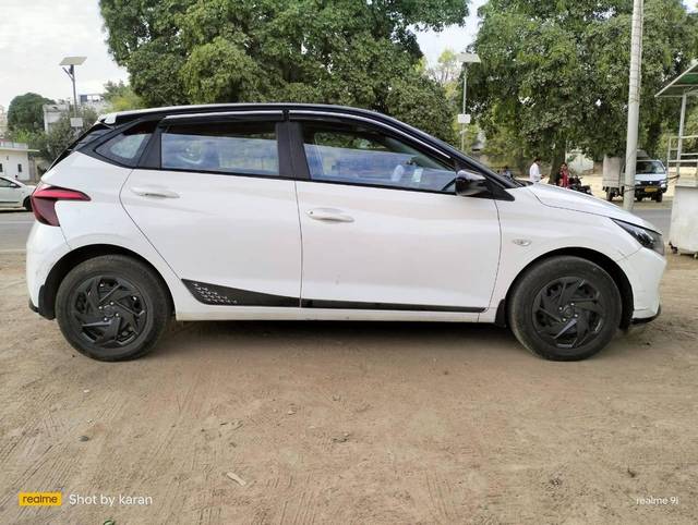 https://images10.gaadi.com/usedcar_image/4371868/original/processed_a18f64a6c097f56da8a0311c3e9d72e6.jpg?imwidth=6401