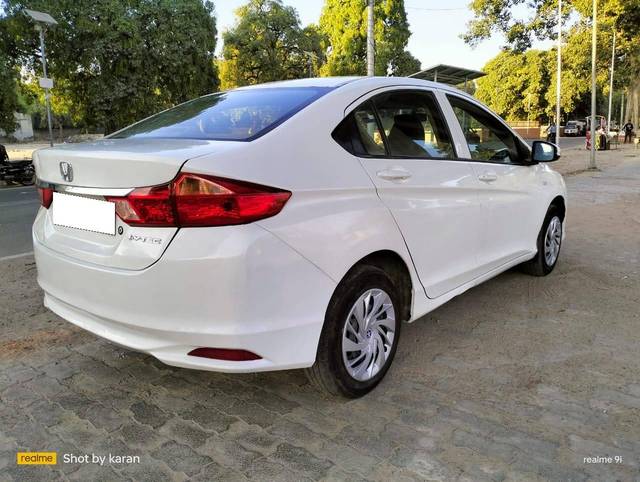 https://images10.gaadi.com/usedcar_image/4371875/original/processed_a1bc2018864f035ebb2337299969a0f9.jpg?imwidth=6402