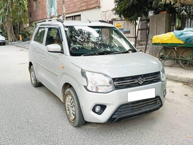 https://images10.gaadi.com/usedcar_image/4371944/original/processed_4ddce41a18225d9c8cdf2a12adbf6574.jpg?imwidth=6401