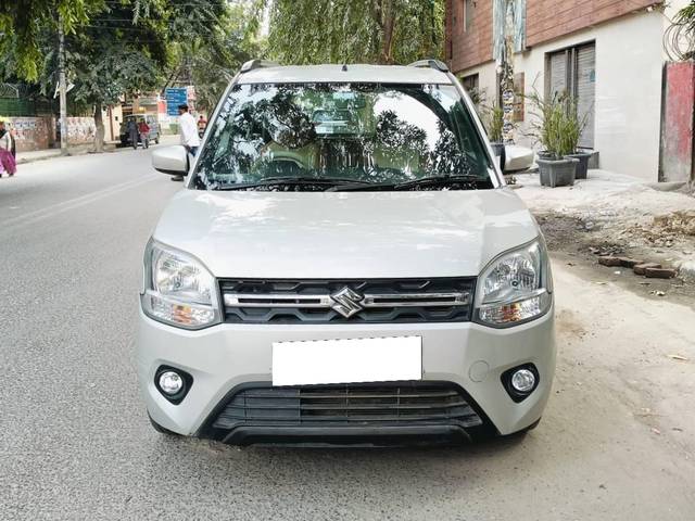 https://images10.gaadi.com/usedcar_image/4371944/original/processed_b69388055d7913da1fa9e6a038b251d5.jpg?imwidth=6400