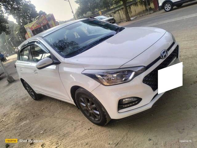 https://images10.gaadi.com/usedcar_image/4371952/original/processed_9c1e62ff272d9ea6b72316bfef5cde76.jpg?imwidth=6400