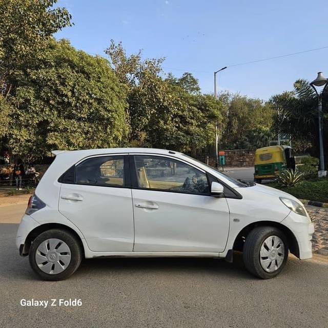 https://images10.gaadi.com/usedcar_image/4371968/original/processed_e4c50d27eb557bad514784045ac1eeef.jpg?imwidth=6401