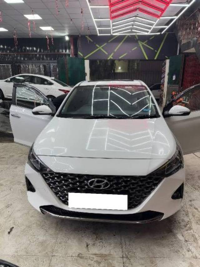 https://images10.gaadi.com/usedcar_image/4372030/original/processed_eeff27aa-098a-40a8-b8bf-815a5f531b6a.jpeg?imwidth=6400