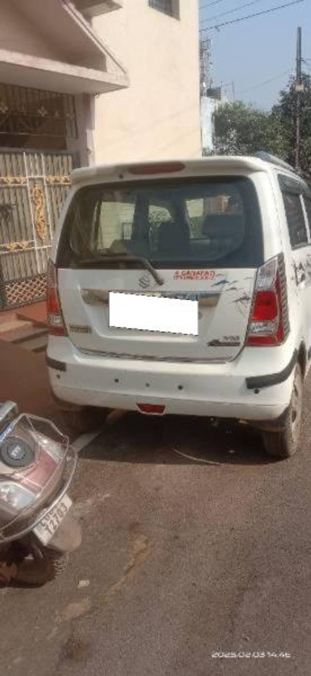 https://images10.gaadi.com/usedcar_image/4372047/original/processed_7d1260a9-48c9-4c7b-bd26-94690e02061d.jpg?imwidth=6401