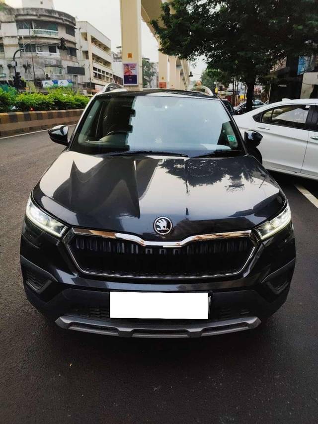 https://images10.gaadi.com/usedcar_image/4372070/original/processed_973291276449a734762e08b52420ad0d.jpg?imwidth=6402