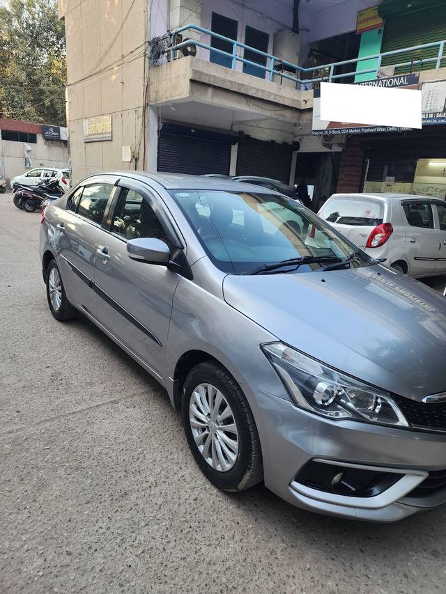 https://images10.gaadi.com/usedcar_image/4372090/original/processed_fbffab342592cf54136ada56dd8748b6.jpg?imwidth=6402