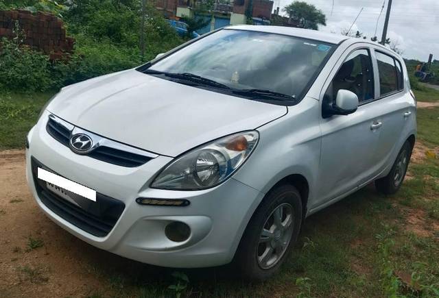 https://images10.gaadi.com/usedcar_image/4372124/original/processed_3c2b47f9-65b7-44a4-93a1-970803cf83fd.jpg?imwidth=6400