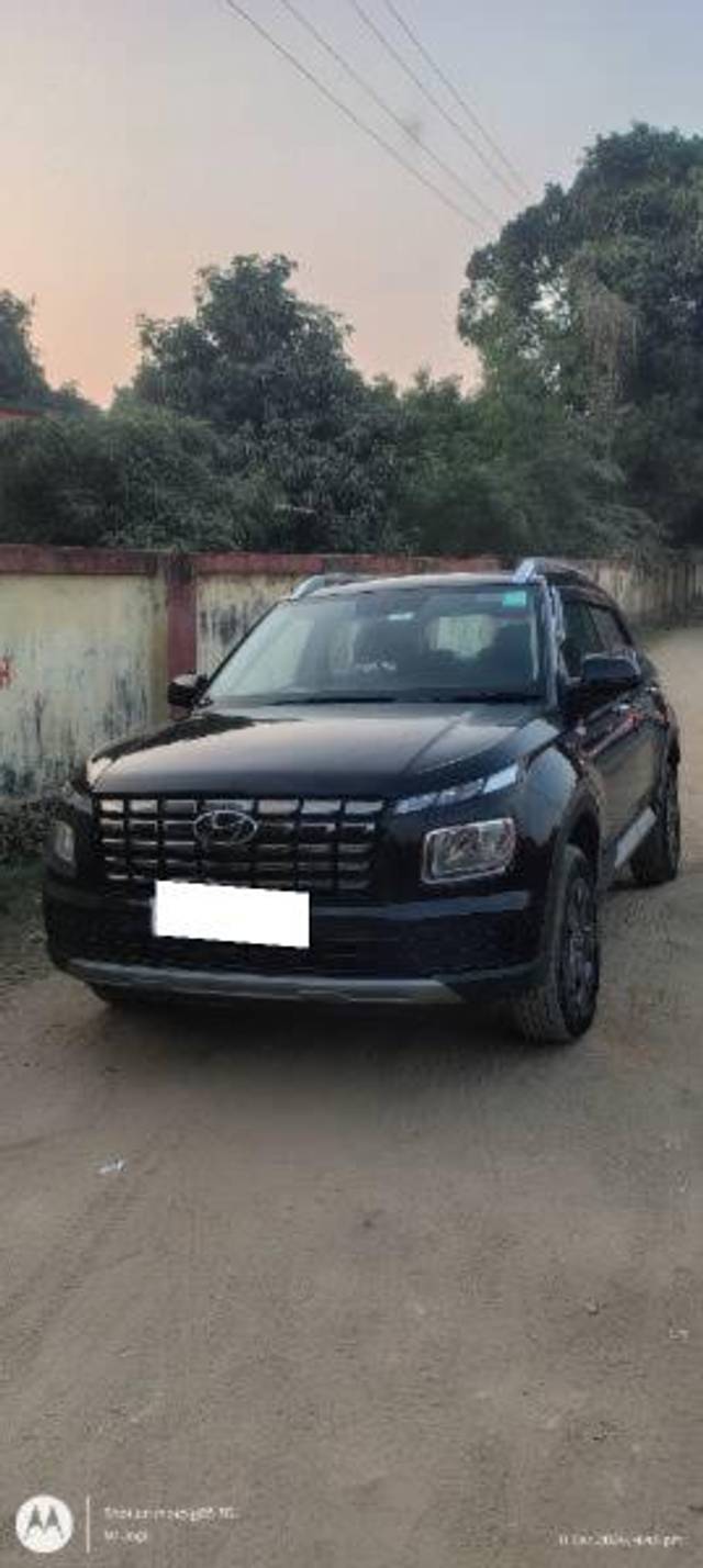 https://images10.gaadi.com/usedcar_image/4372170/original/processed_99410f34-6a5b-4a88-9d49-bd412187a360.jpg?imwidth=6400