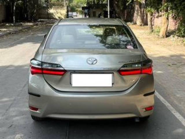 https://images10.gaadi.com/usedcar_image/4372230/original/processed_76fc9320efec3c1379310e44d6f40d08.jpg?imwidth=6402