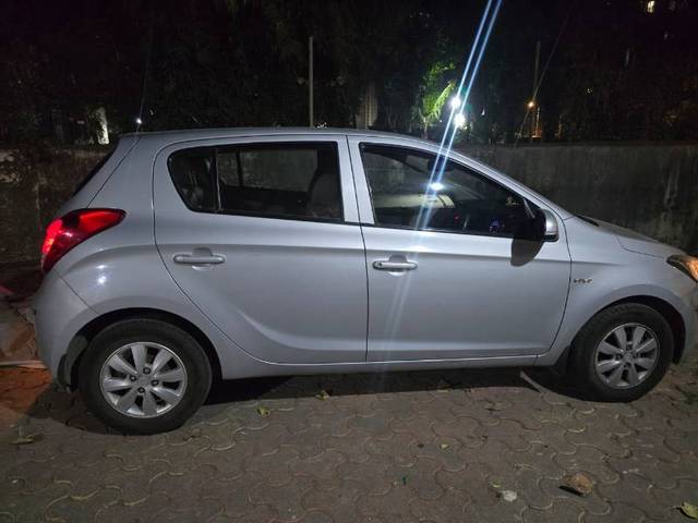 https://images10.gaadi.com/usedcar_image/4372336/original/f8f6d6a24a395c281a9c251ee1e93b8c.jpg?imwidth=6402