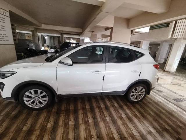 https://images10.gaadi.com/usedcar_image/4372343/original/4f1eeb84dfc491ee32fc106a0f588d24.jpeg?imwidth=6400