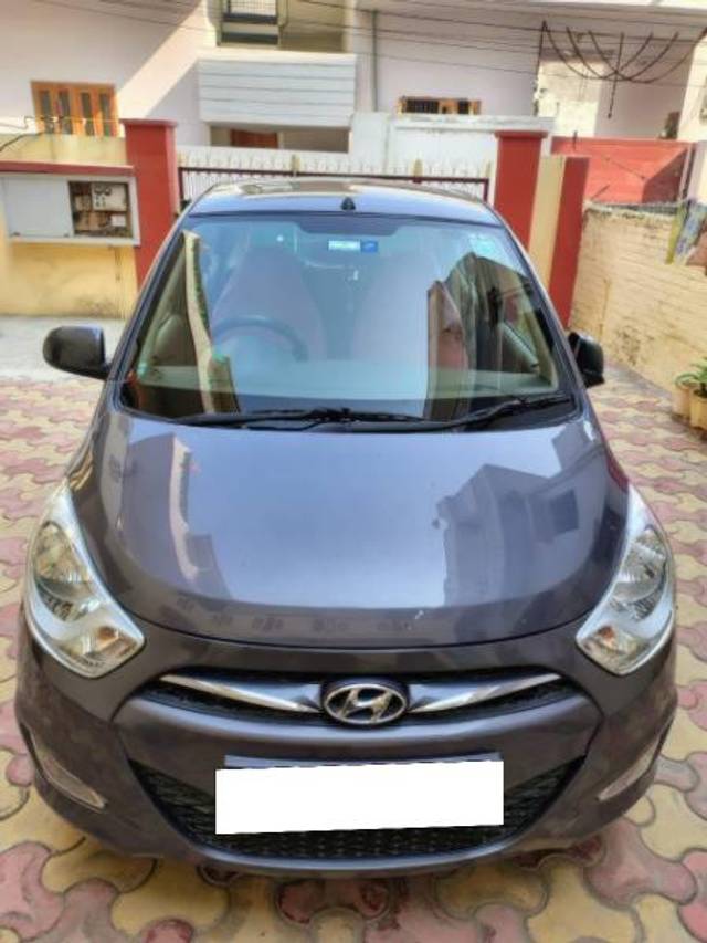 https://images10.gaadi.com/usedcar_image/4372422/original/processed_39164aae-f165-4a27-8333-b7db0c528c04.jpeg?imwidth=6400