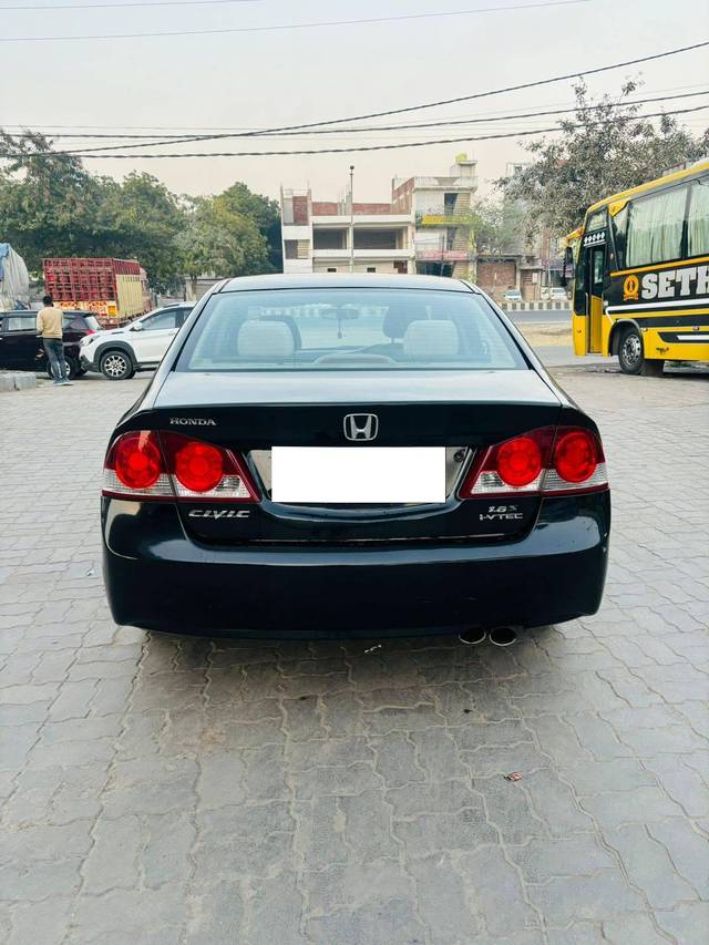 https://images10.gaadi.com/usedcar_image/4372450/original/processed_c2006d78637a69460a009266e1d2721b.jpg?imwidth=6401