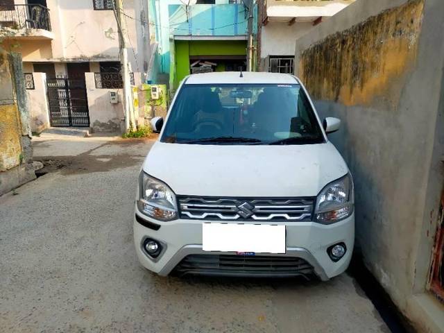 https://images10.gaadi.com/usedcar_image/4372471/original/processed_6ca2ce16-6f6e-4e0a-ba16-19bb7b31bc2a.jpg?imwidth=6400