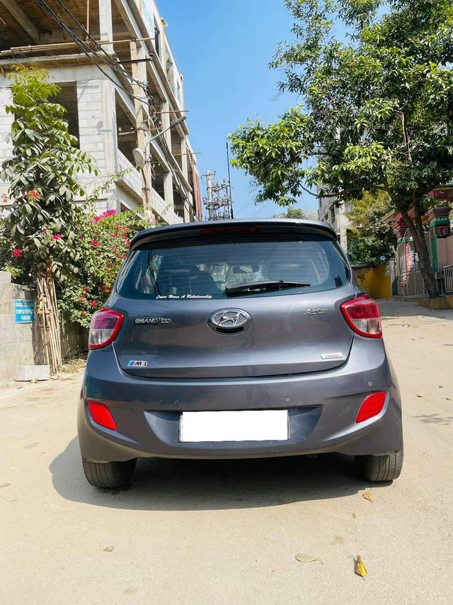 https://images10.gaadi.com/usedcar_image/4372477/original/processed_4a3af2bd7a9eb999b92727305b82d826.jpg?imwidth=6402