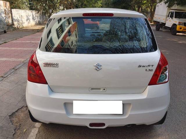 https://images10.gaadi.com/usedcar_image/4372496/original/processed_c8882a65bfe14179f5bfd05045d08751.jpg?imwidth=6401