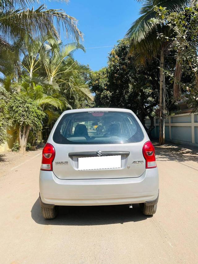 https://images10.gaadi.com/usedcar_image/4372505/original/processed_2592defb8f33ad4c993ad7d3a7245092.jpg?imwidth=6402