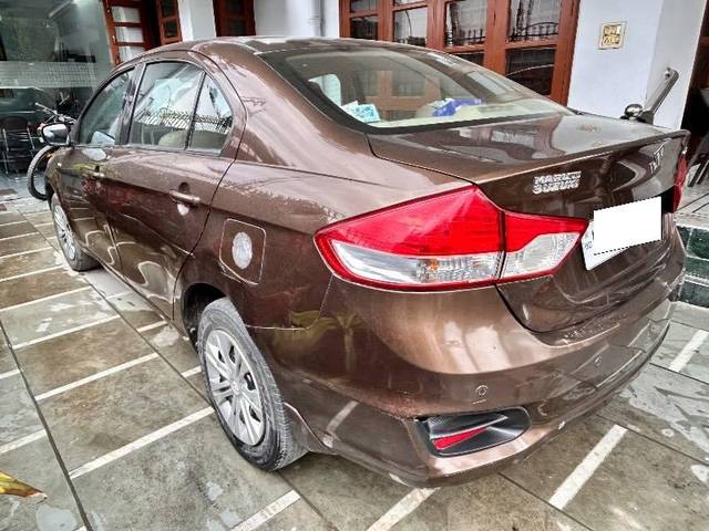 https://images10.gaadi.com/usedcar_image/4372518/original/processed_2e7e9287-7078-41a3-aa8e-dc3b71e93c84.jpeg?imwidth=6400