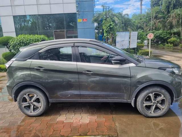 https://images10.gaadi.com/usedcar_image/4372595/original/processed_01b46e47-aa70-4ec7-9b33-94f2108537bc.jpg?imwidth=6401