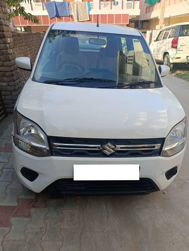 https://images10.gaadi.com/usedcar_image/4372607/original/processed_4c35105683f0b73717b16b72fc573dcd.jpg?imwidth=6400