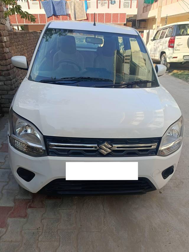 https://images10.gaadi.com/usedcar_image/4372607/original/processed_8fd18c19c40735d1cfdfe08733f099ac.jpg?imwidth=6401